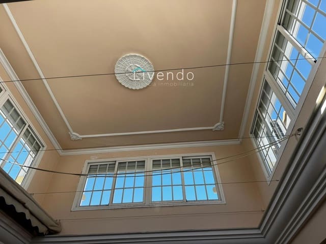 5 soverom Villa til salgs i Chiclana de la Frontera med svømmebasseng garasje - € 450 000 (Ref: 9622779)