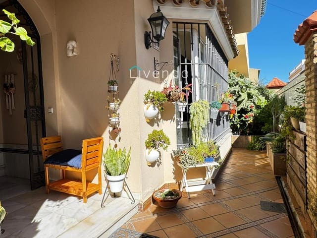 5 soverom Villa til salgs i Chiclana de la Frontera med svømmebasseng garasje - € 450 000 (Ref: 9622779)