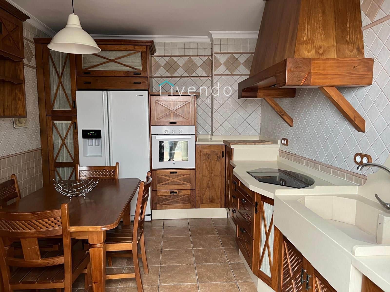 3 bedroom Villa for sale in Barbate with garage - € 290,000 (Ref: 9636163)