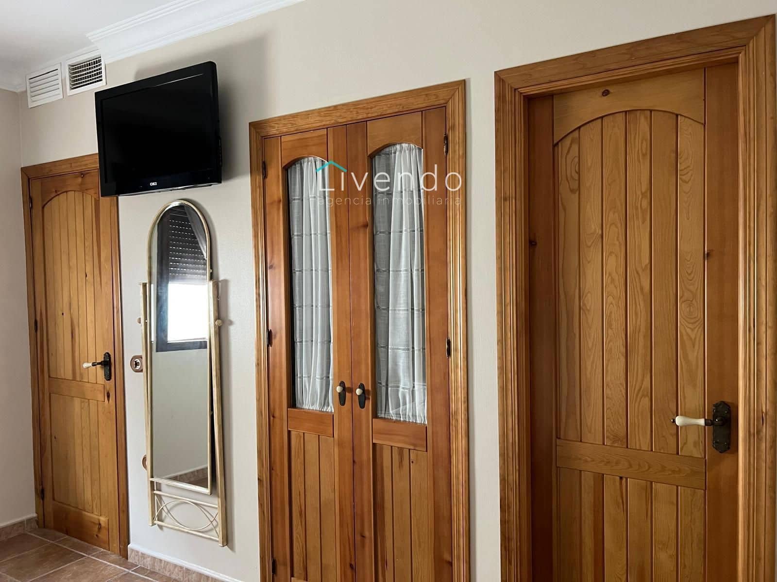 3 bedroom Villa for sale in Barbate with garage - € 290,000 (Ref: 9636163)