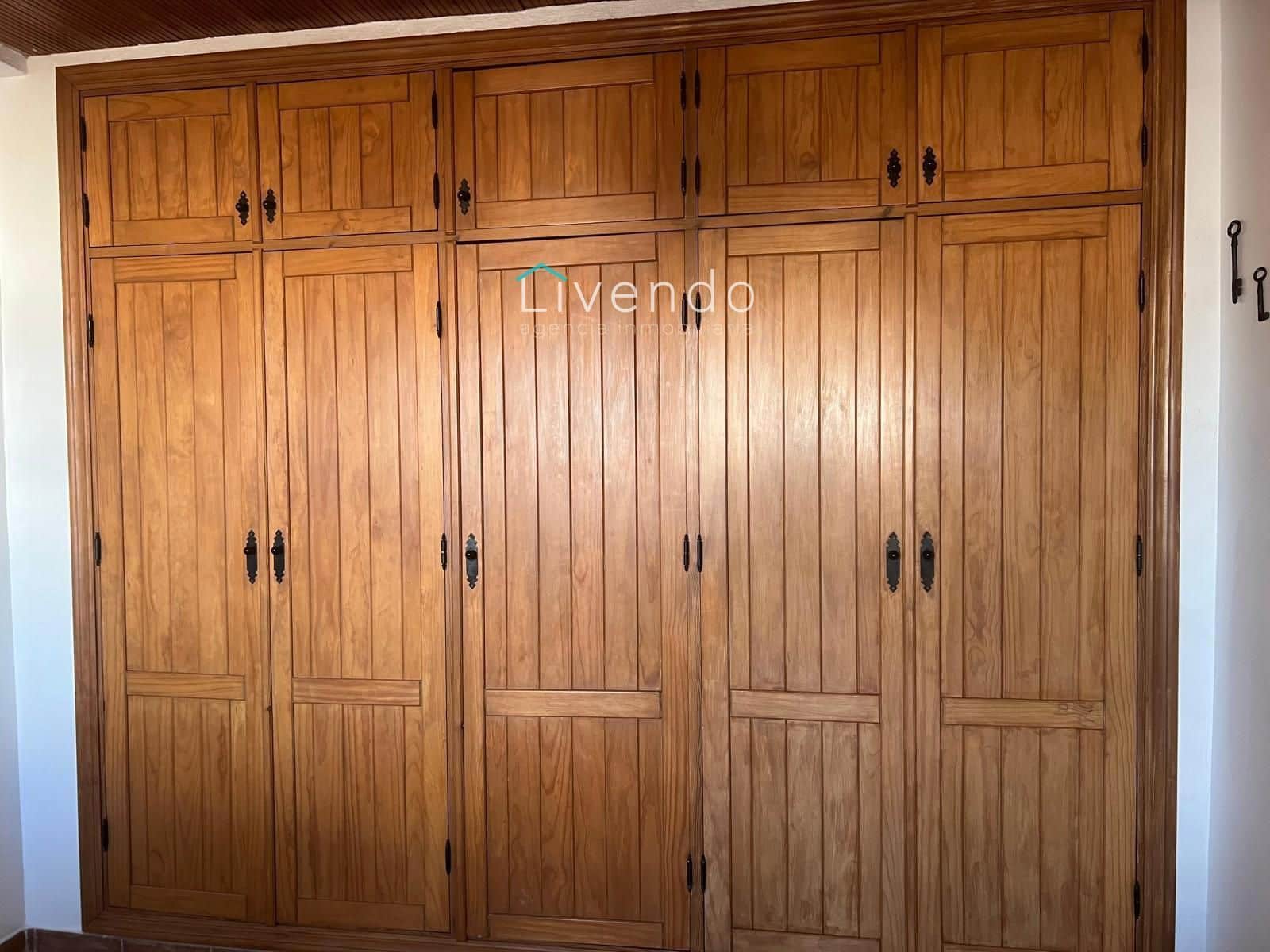 3 bedroom Villa for sale in Barbate with garage - € 290,000 (Ref: 9636163)