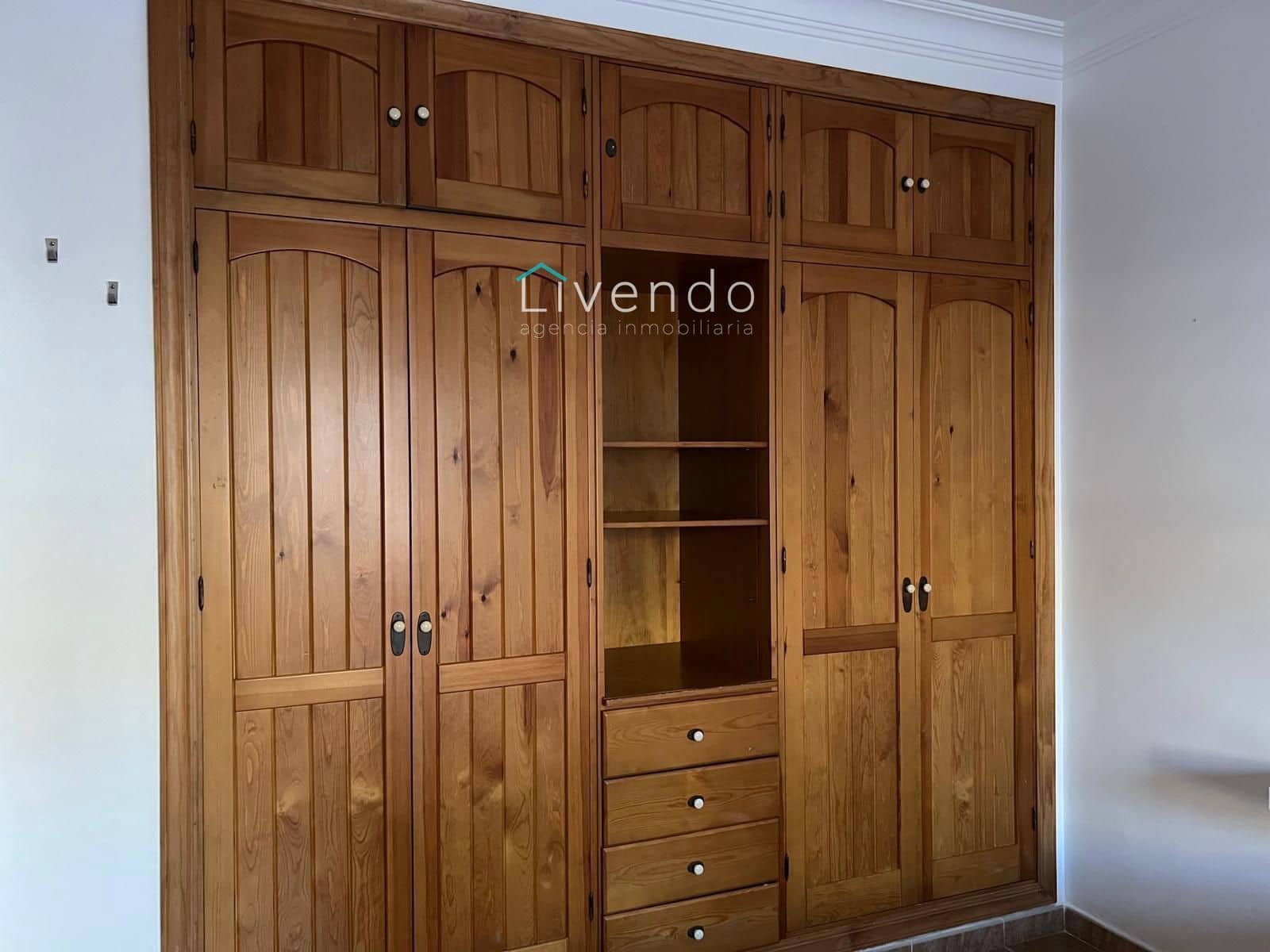 3 bedroom Villa for sale in Barbate with garage - € 290,000 (Ref: 9636163)