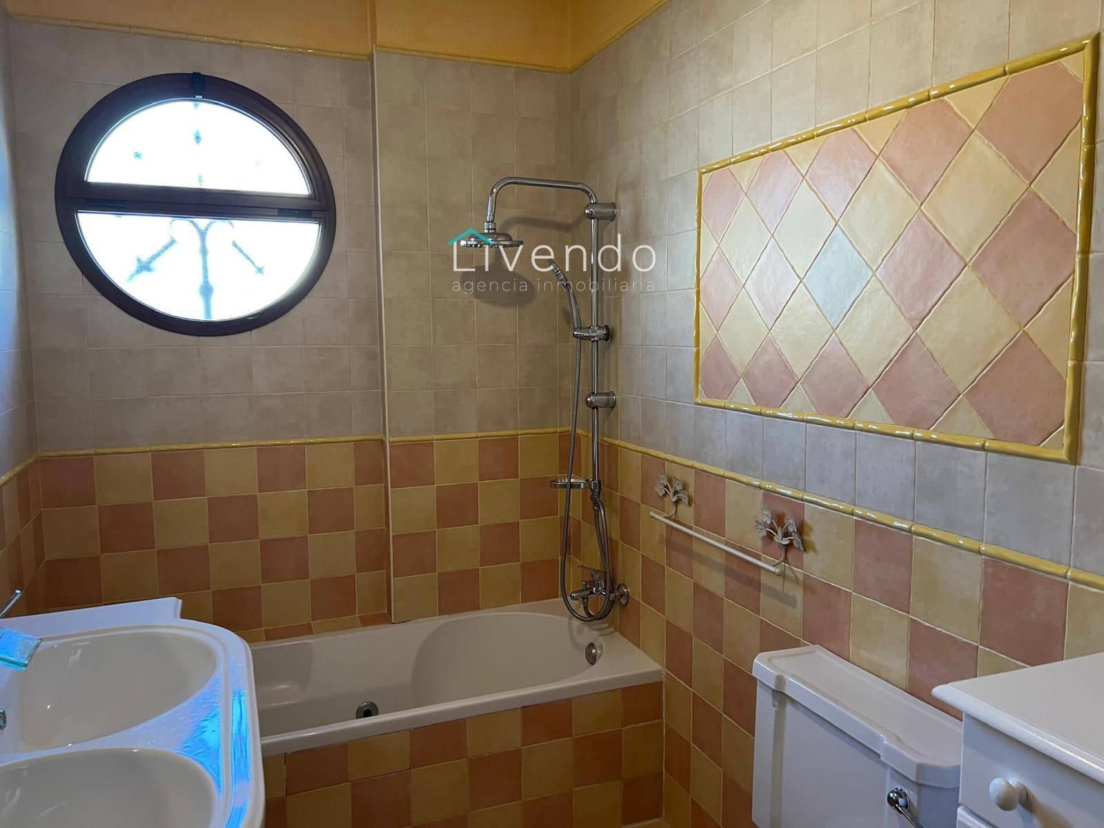 3 bedroom Villa for sale in Barbate with garage - € 290,000 (Ref: 9636163)
