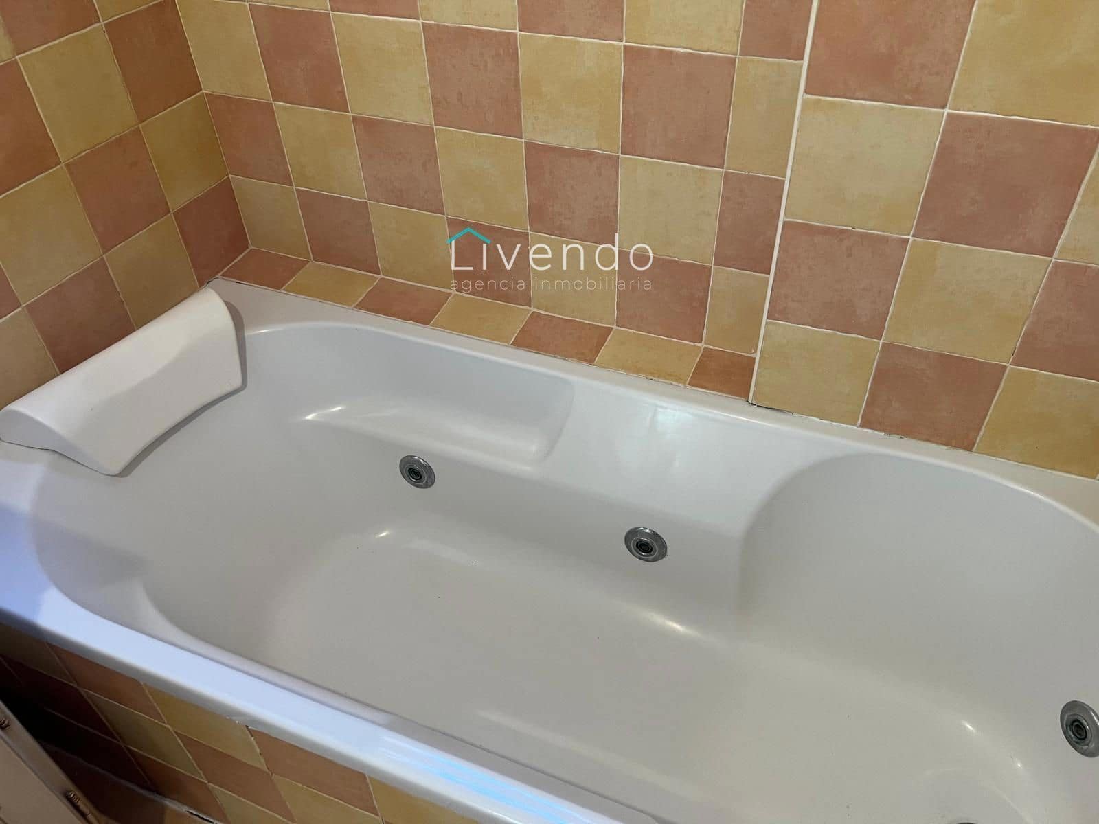 3 bedroom Villa for sale in Barbate with garage - € 290,000 (Ref: 9636163)