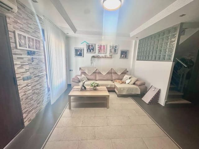 4 bedroom Townhouse for sale in Barbate - € 265,000 (Ref: 9964229)
