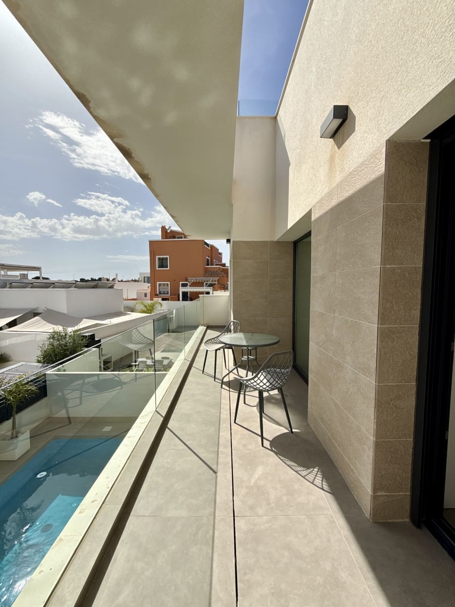 3 soverom Villa til salgs i Los Montesinos med svømmebasseng garasje - € 429 500 (Ref: 10113394)