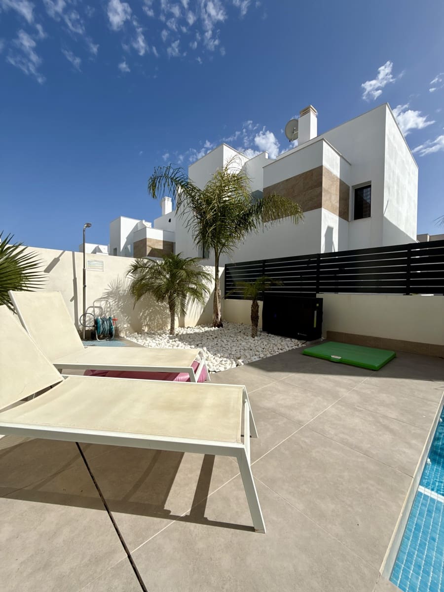3 soverom Villa til salgs i Los Montesinos med svømmebasseng garasje - € 429 500 (Ref: 10113394)