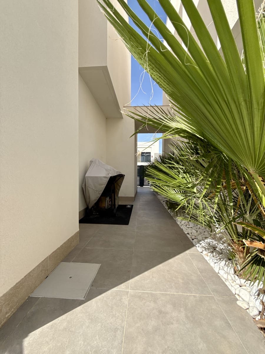 3 soverom Villa til salgs i Los Montesinos med svømmebasseng garasje - € 429 500 (Ref: 10113394)