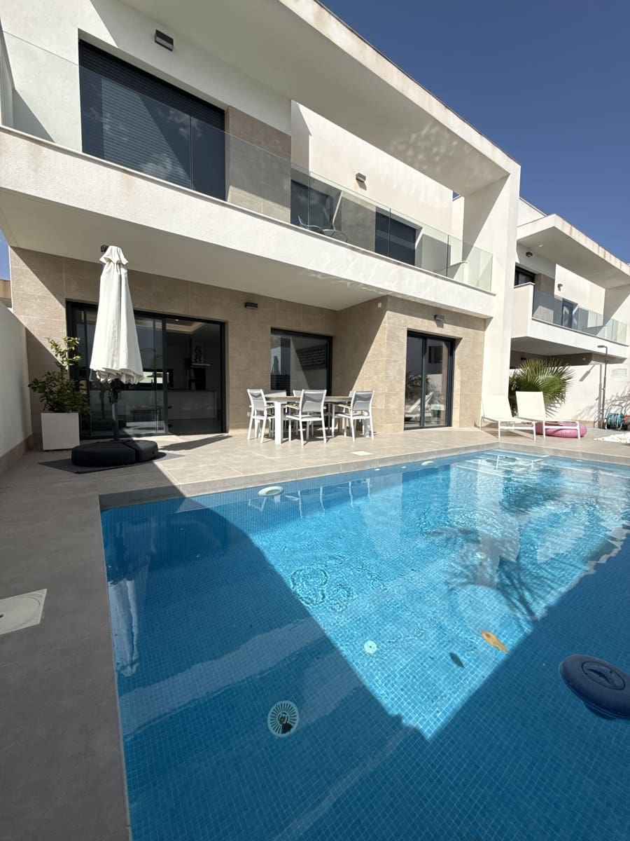3 soverom Villa til salgs i Los Montesinos med svømmebasseng garasje - € 429 500 (Ref: 10113394)