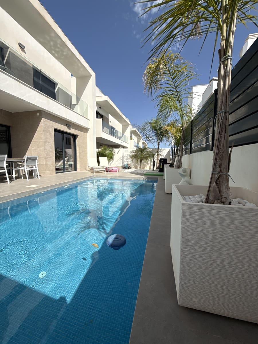 3 soverom Villa til salgs i Los Montesinos med svømmebasseng garasje - € 429 500 (Ref: 10113394)