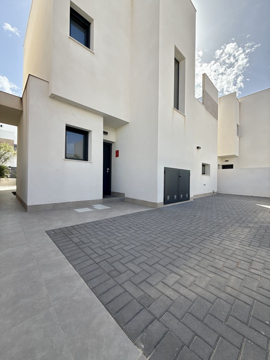3 soverom Villa til salgs i Los Montesinos med svømmebasseng garasje - € 429 500 (Ref: 10113394)