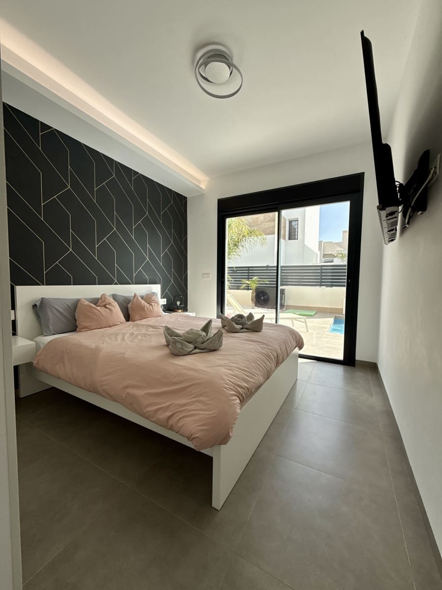 3 soverom Villa til salgs i Los Montesinos med svømmebasseng garasje - € 429 500 (Ref: 10113394)