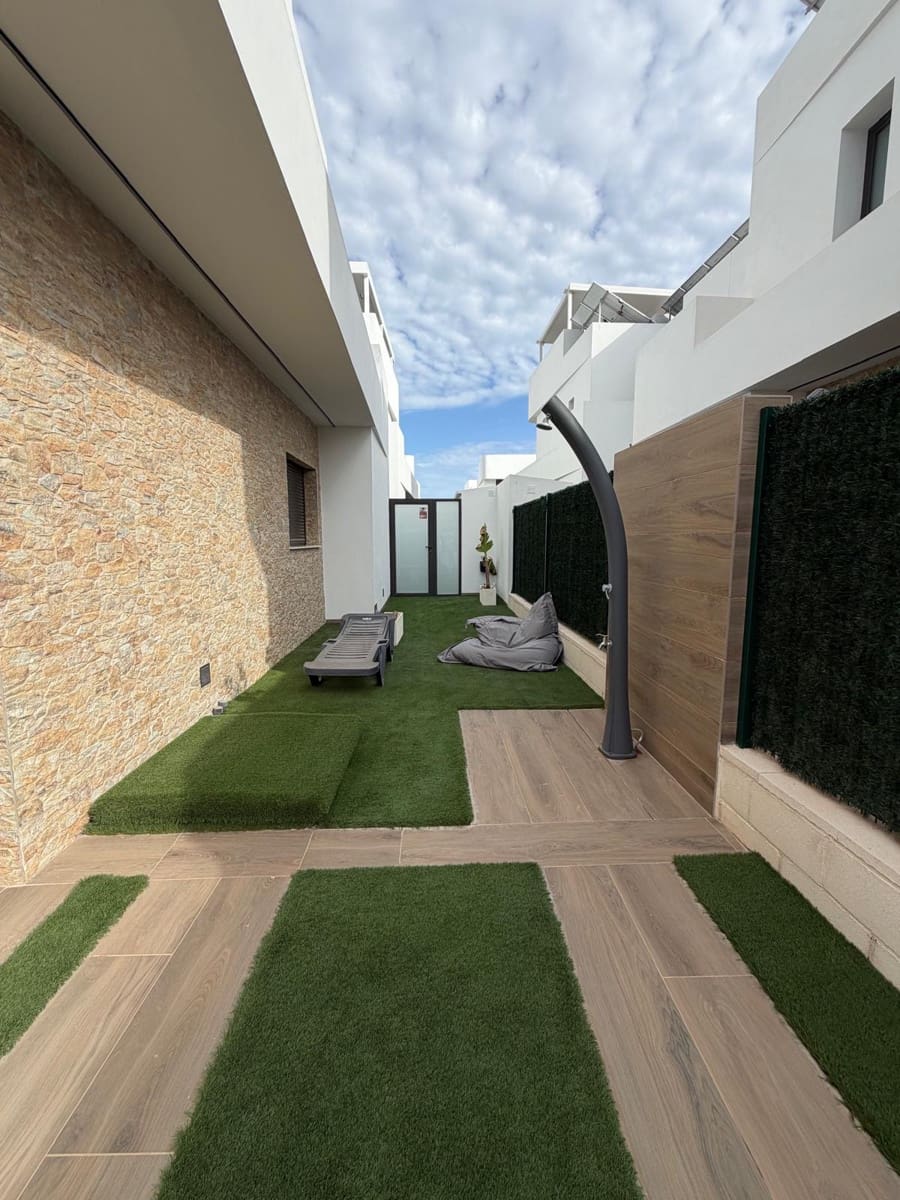 2 bedroom Villa for sale in Los Montesinos with pool garage - € 369,000 (Ref: 10135081)