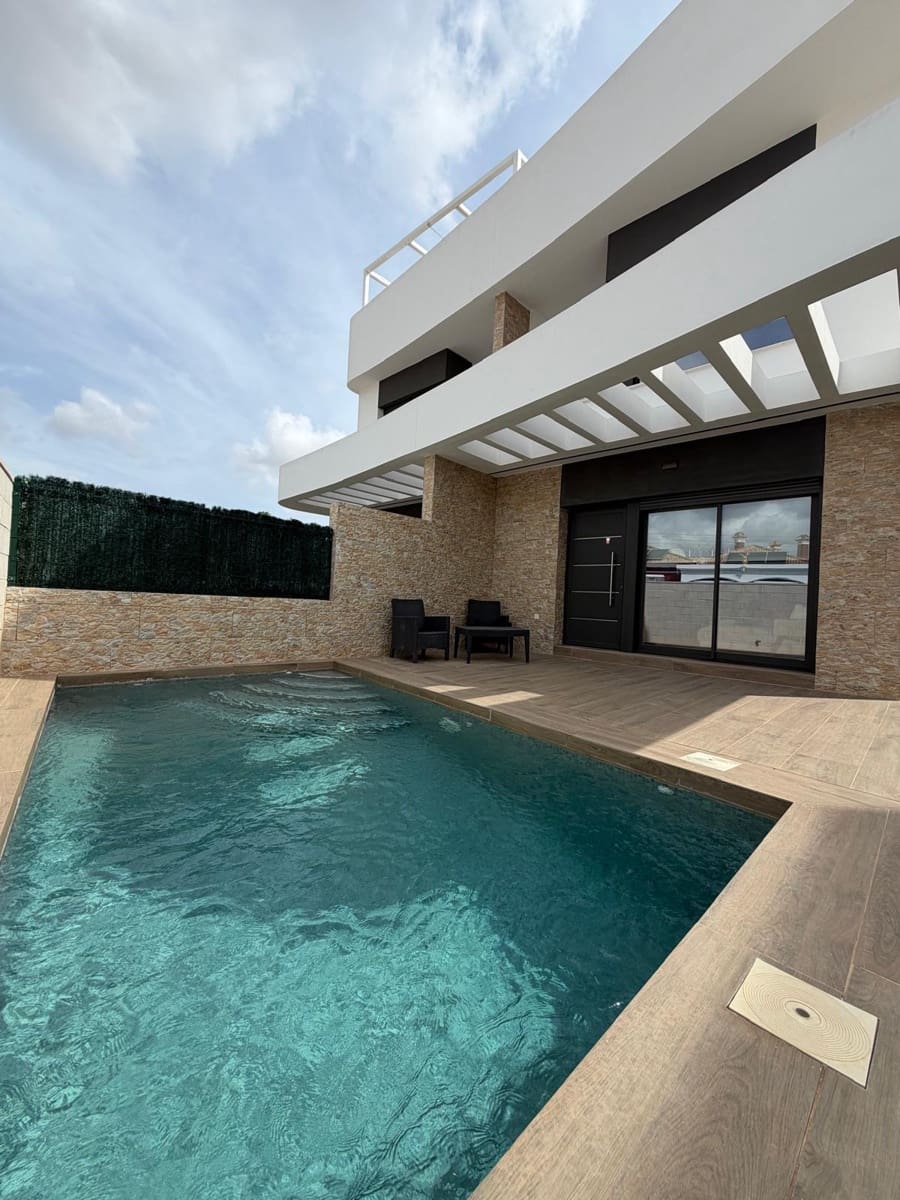 2 bedroom Villa for sale in Los Montesinos with pool garage - € 369,000 (Ref: 10135081)