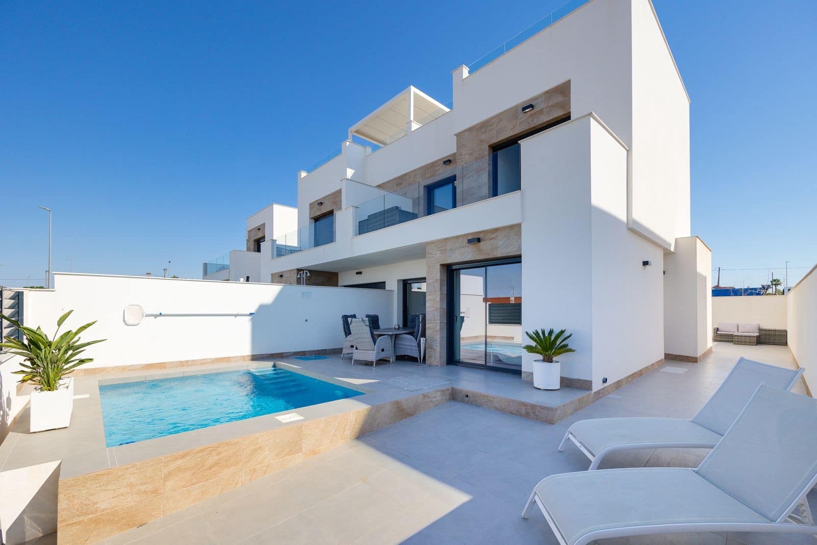 3 soveværelse Semi-Rækkehus til salg i Los Montesinos med swimmingpool garage - € 379.000 (Ref: 9030914)