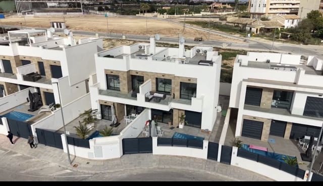 3 makuuhuone Huvila myytävänä paikassa Los Montesinos mukana uima-altaan 
autotalli - 329 900 € (Ref: 9395263)