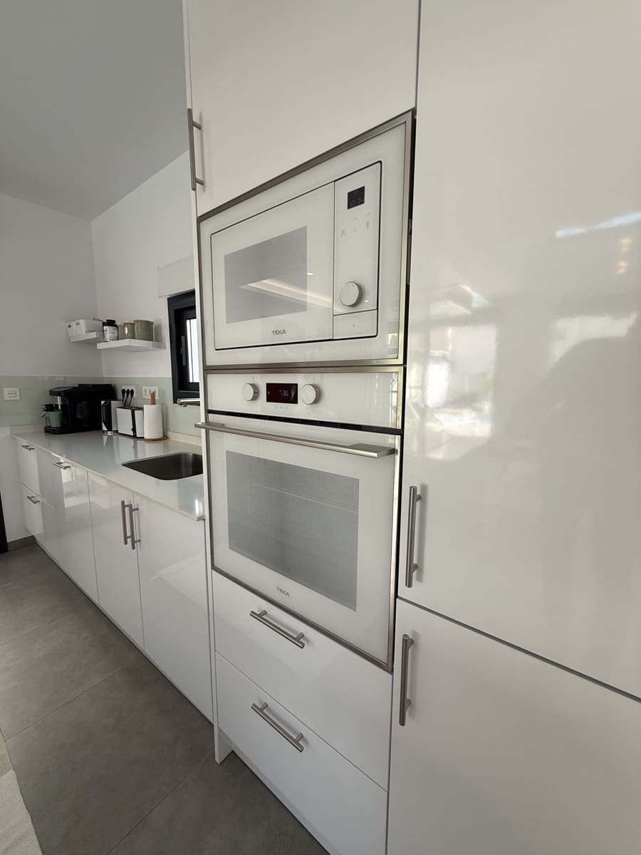 3 makuuhuone Huvila myytävänä paikassa Los Montesinos mukana uima-altaan 
autotalli - 424 900 € (Ref: 9408186)