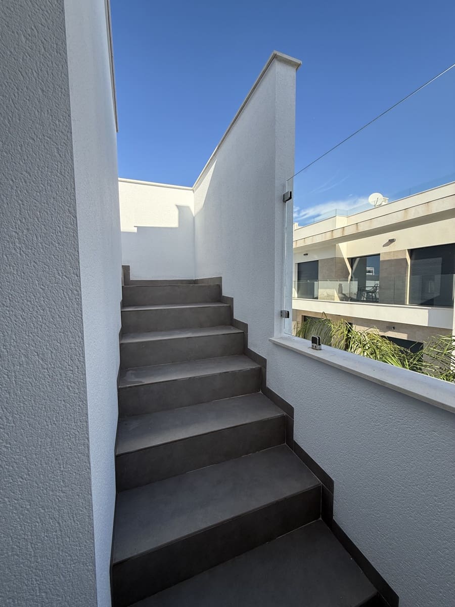 3 makuuhuone Huvila myytävänä paikassa Los Montesinos mukana uima-altaan 
autotalli - 424 900 € (Ref: 9408186)