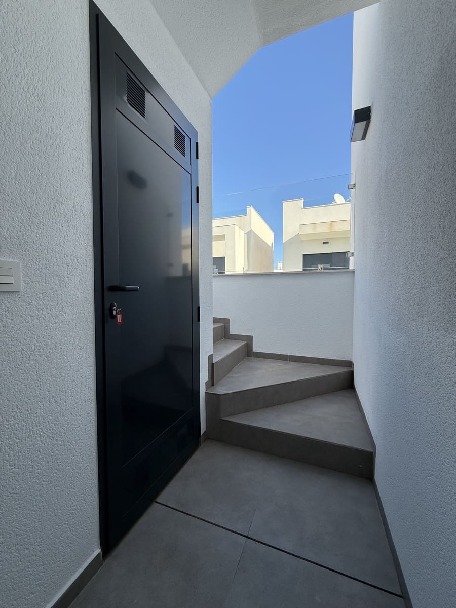 3 makuuhuone Huvila myytävänä paikassa Los Montesinos mukana uima-altaan 
autotalli - 424 900 € (Ref: 9408186)