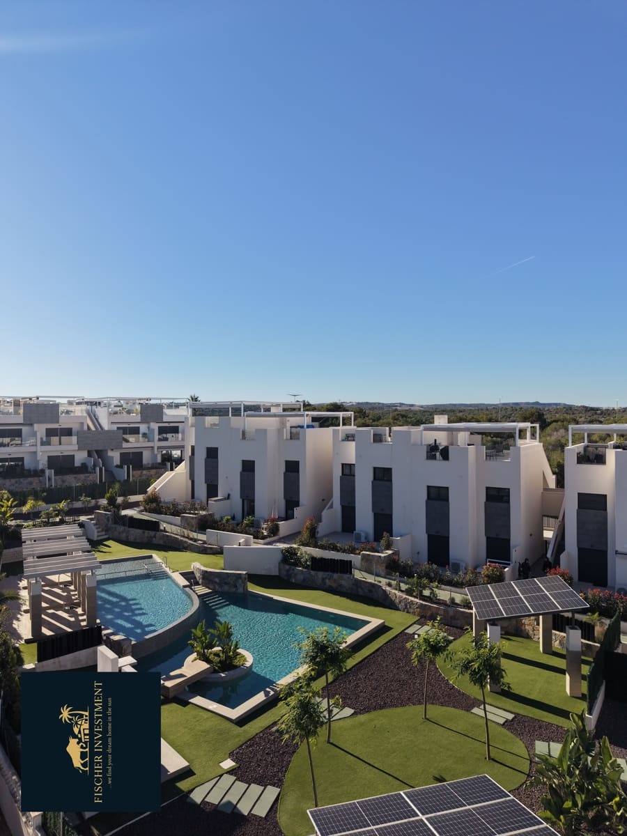 3 bedroom Apartment for sale in Torrevieja with pool garage - € 279,900 (Ref: 9426457)