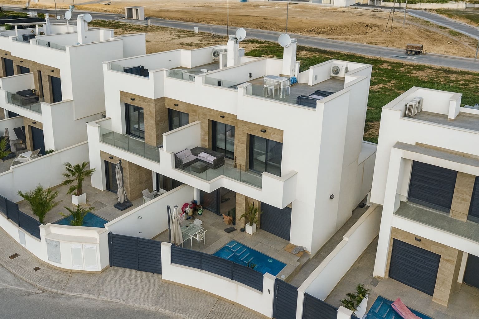 3 soveværelse Villa til salg i Los Montesinos med swimmingpool garage - € 329.900 (Ref: 9426482)