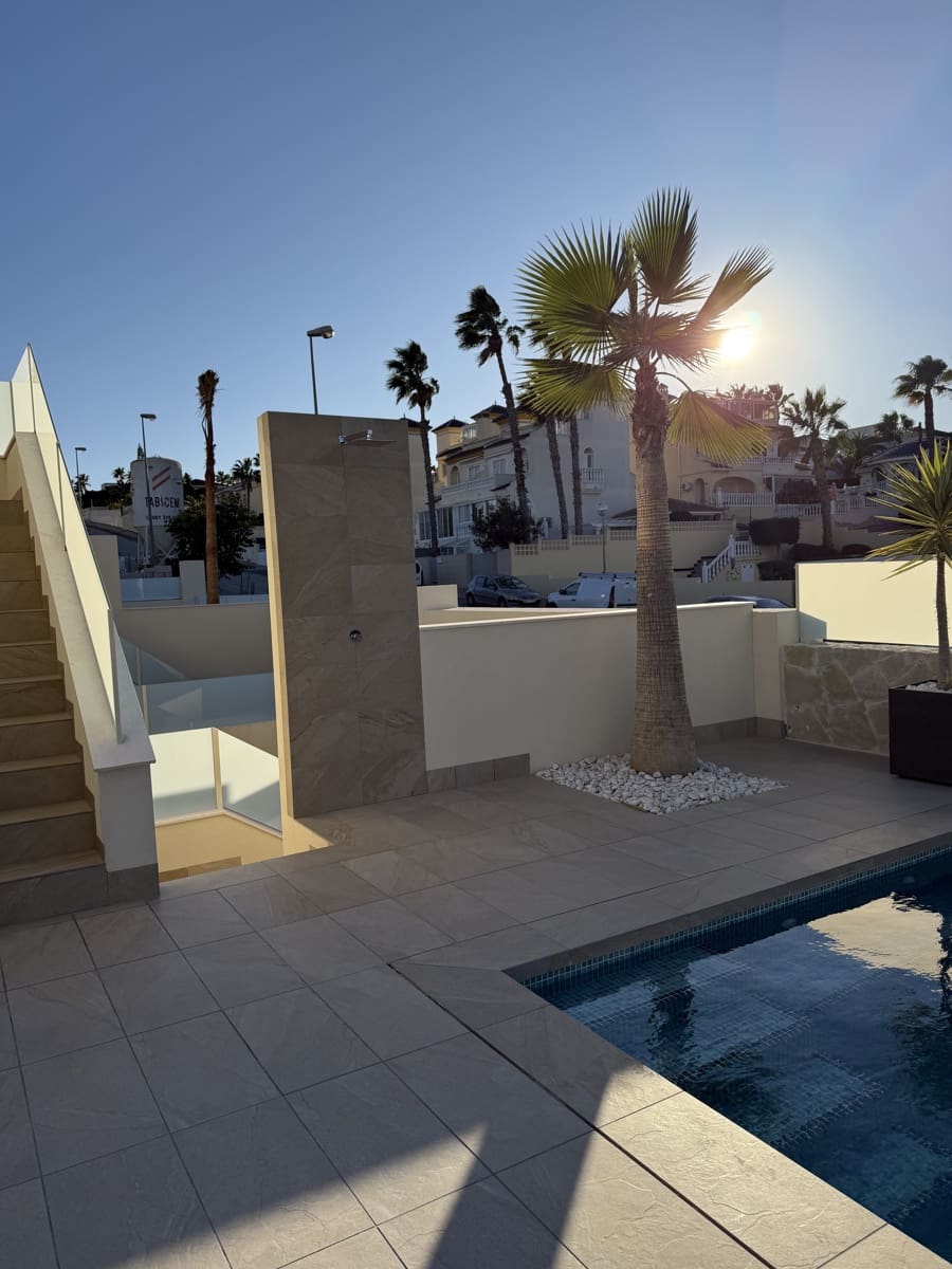 3 soverom Villa til salgs i Rojales med svømmebasseng garasje - € 549 900 (Ref: 9462601)