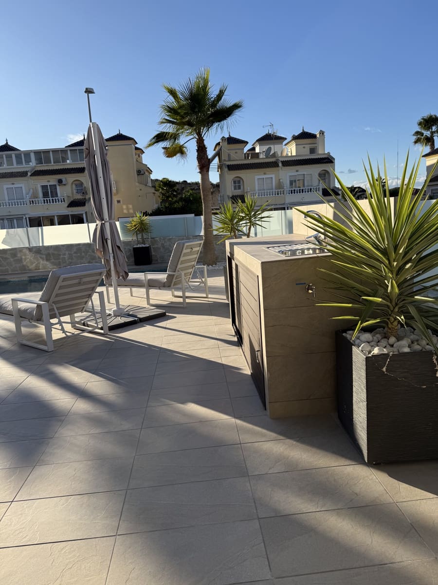 3 soverom Villa til salgs i Rojales med svømmebasseng garasje - € 549 900 (Ref: 9462601)