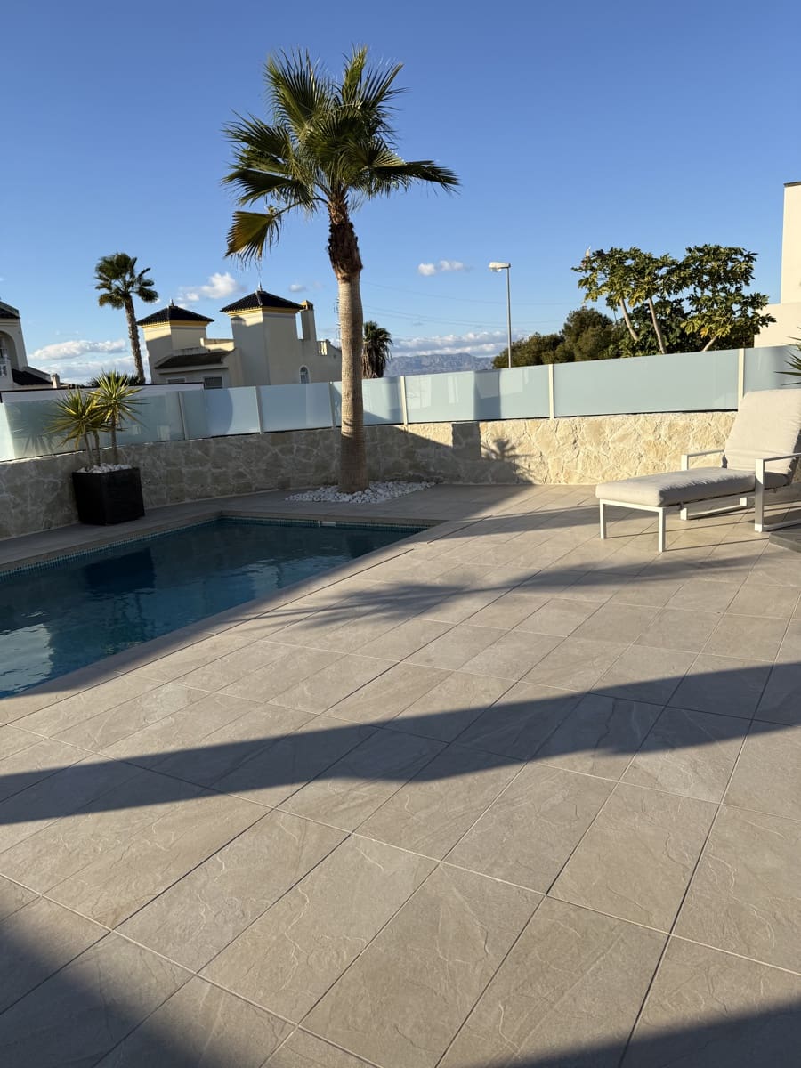 3 soverom Villa til salgs i Rojales med svømmebasseng garasje - € 549 900 (Ref: 9462601)