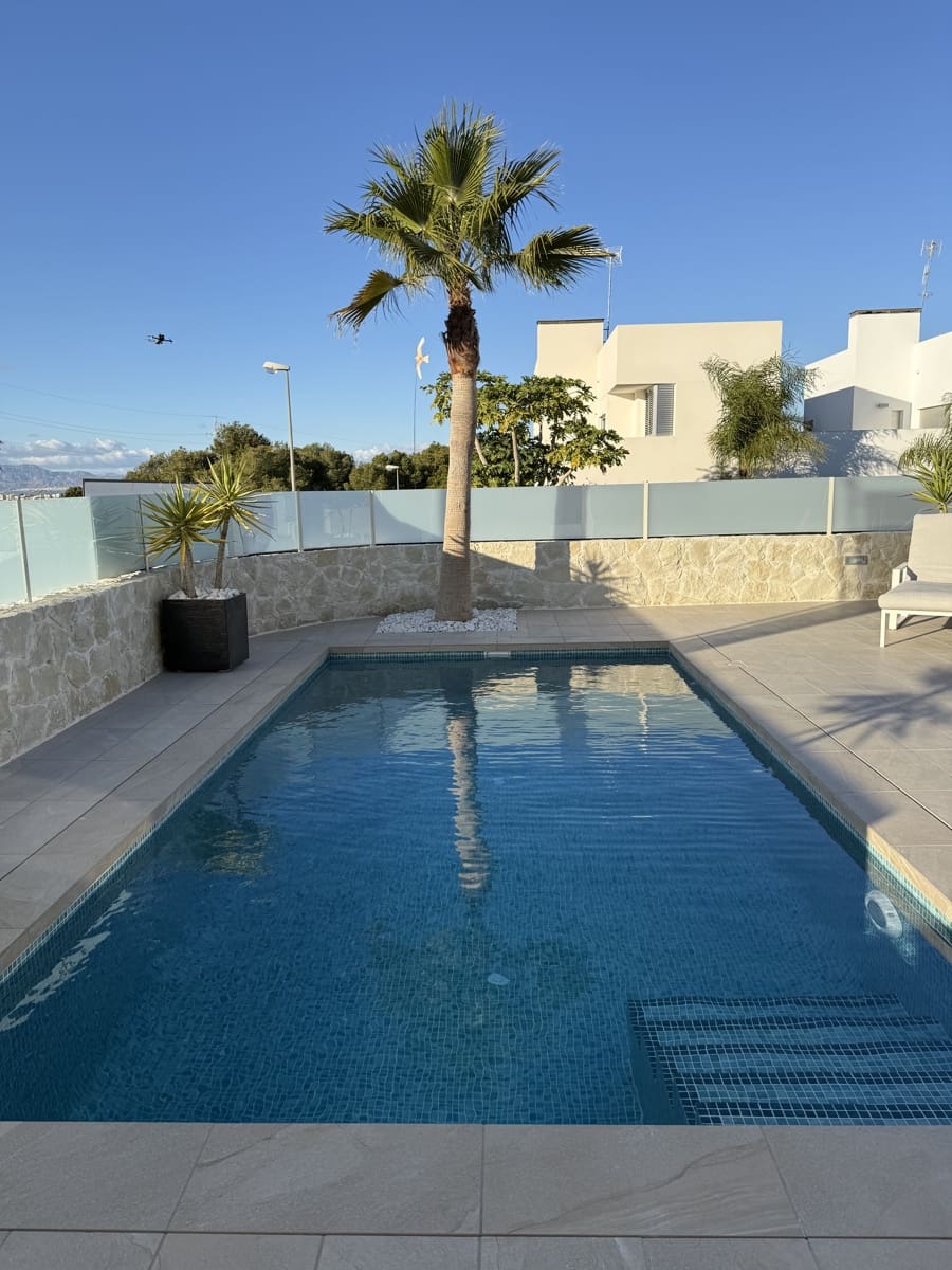 3 soverom Villa til salgs i Rojales med svømmebasseng garasje - € 549 900 (Ref: 9462601)