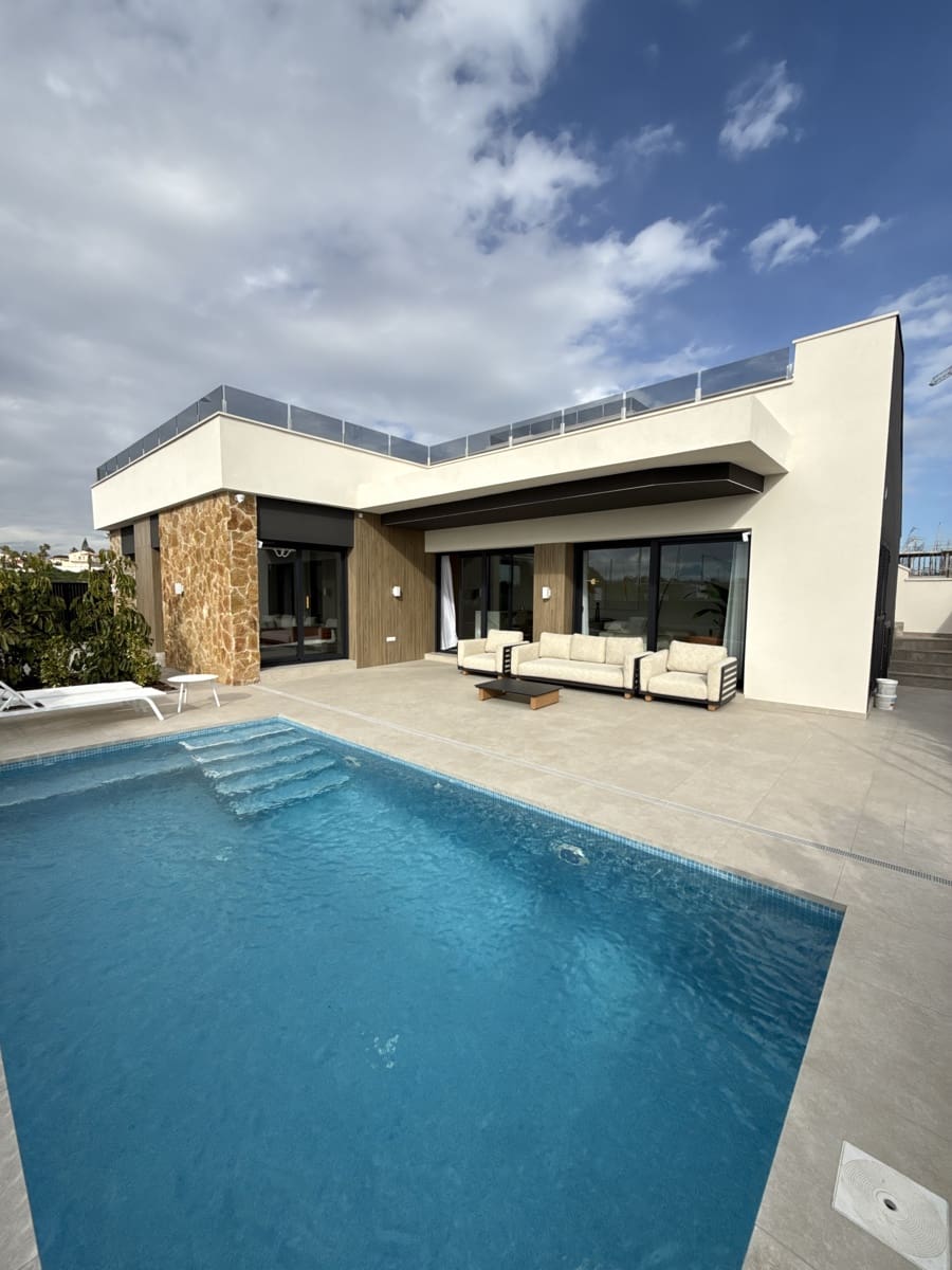 3 soveværelse Villa til salg i Ciudad Quesada med swimmingpool garage - € 513.900 (Ref: 9467766)