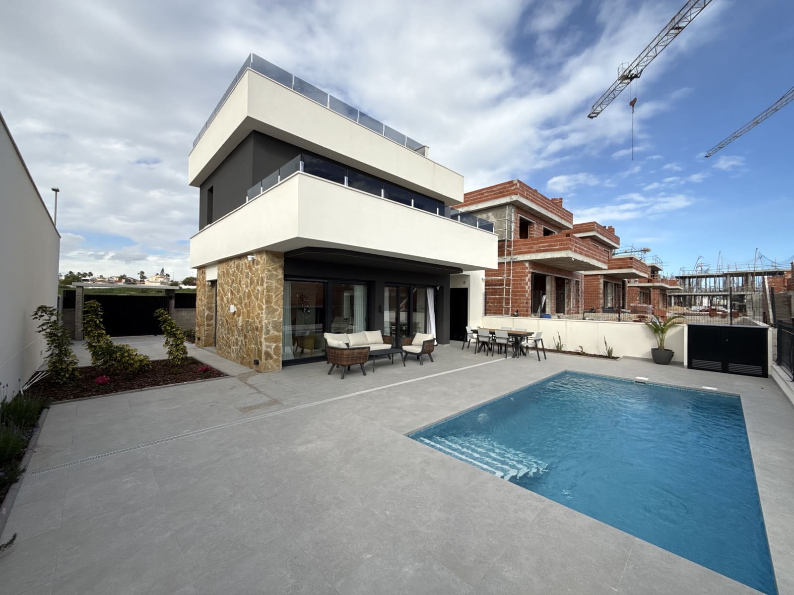 3 bedroom Villa for sale in Ciudad Quesada with pool garage - € 604,900 (Ref: 9467804)