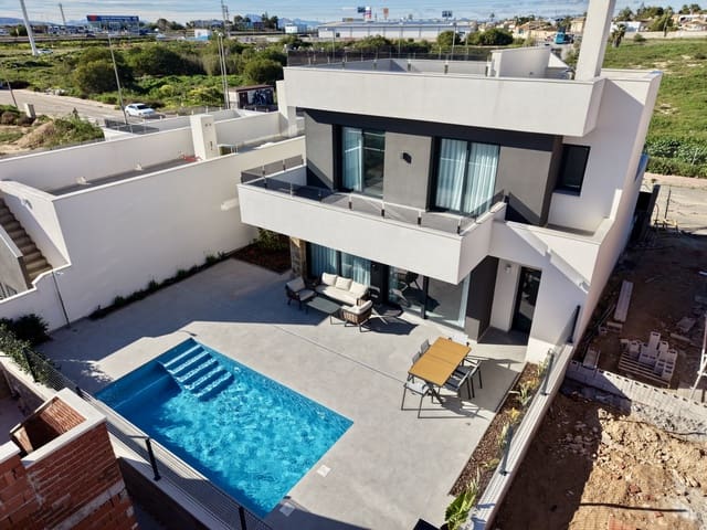 3 slaapkamer Villa te koop in Ciudad Quesada, Rojales met zwembad garage - € 604.900 (Ref: 9467804)