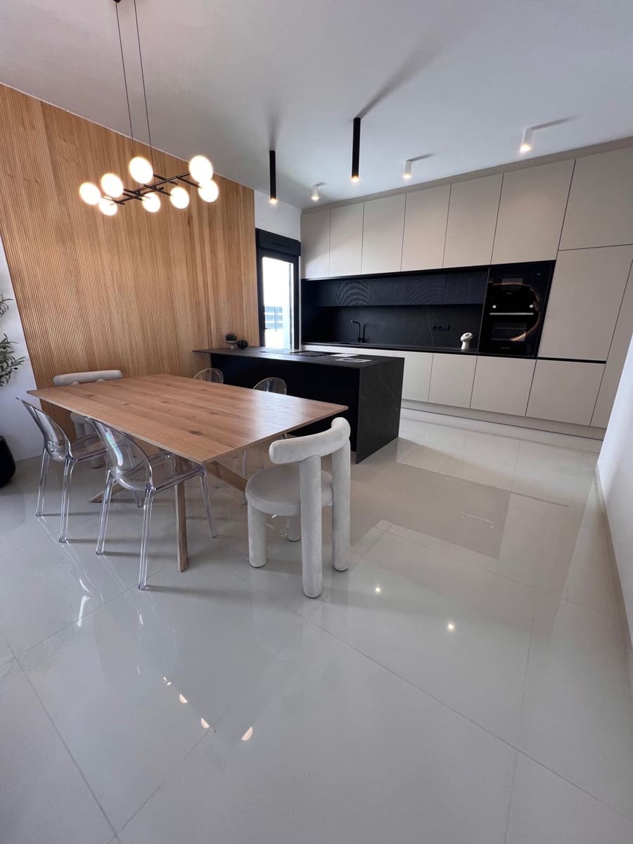 Chalet de 3 habitaciones en San Miguel de Salinas en venta con piscina garaje - 429.900 € (Ref: 9468701)