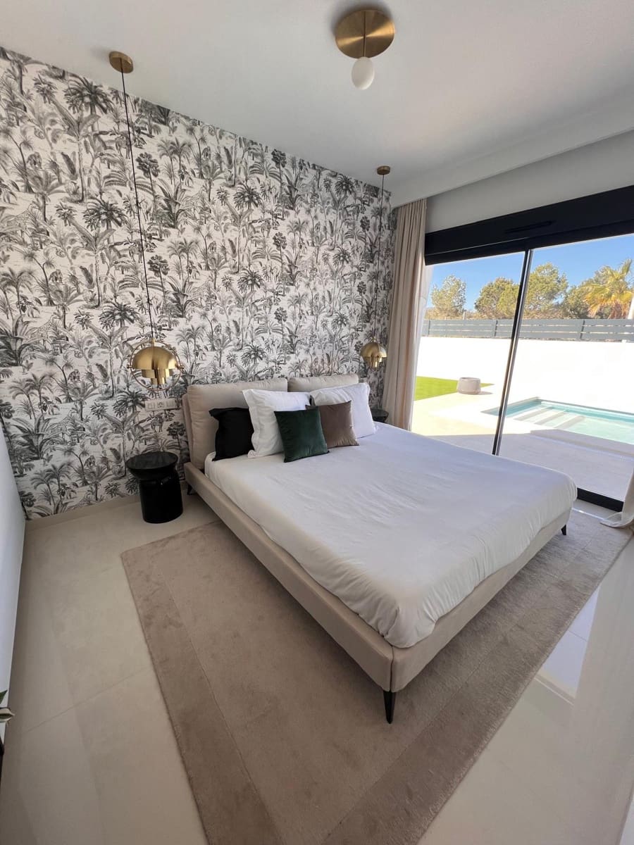 Chalet de 3 habitaciones en San Miguel de Salinas en venta con piscina garaje - 429.900 € (Ref: 9468701)