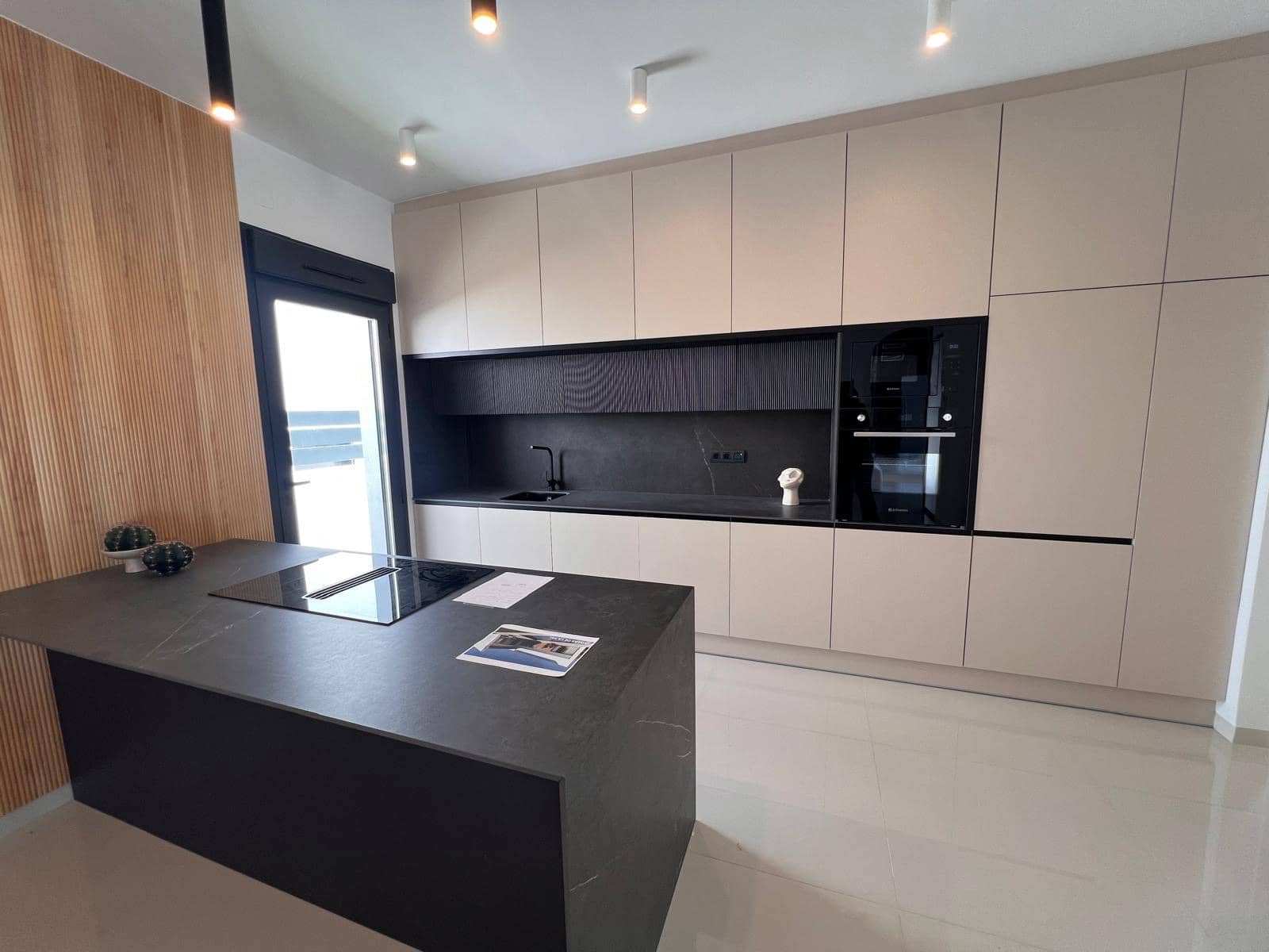 Chalet de 3 habitaciones en San Miguel de Salinas en venta con piscina garaje - 429.900 € (Ref: 9468701)