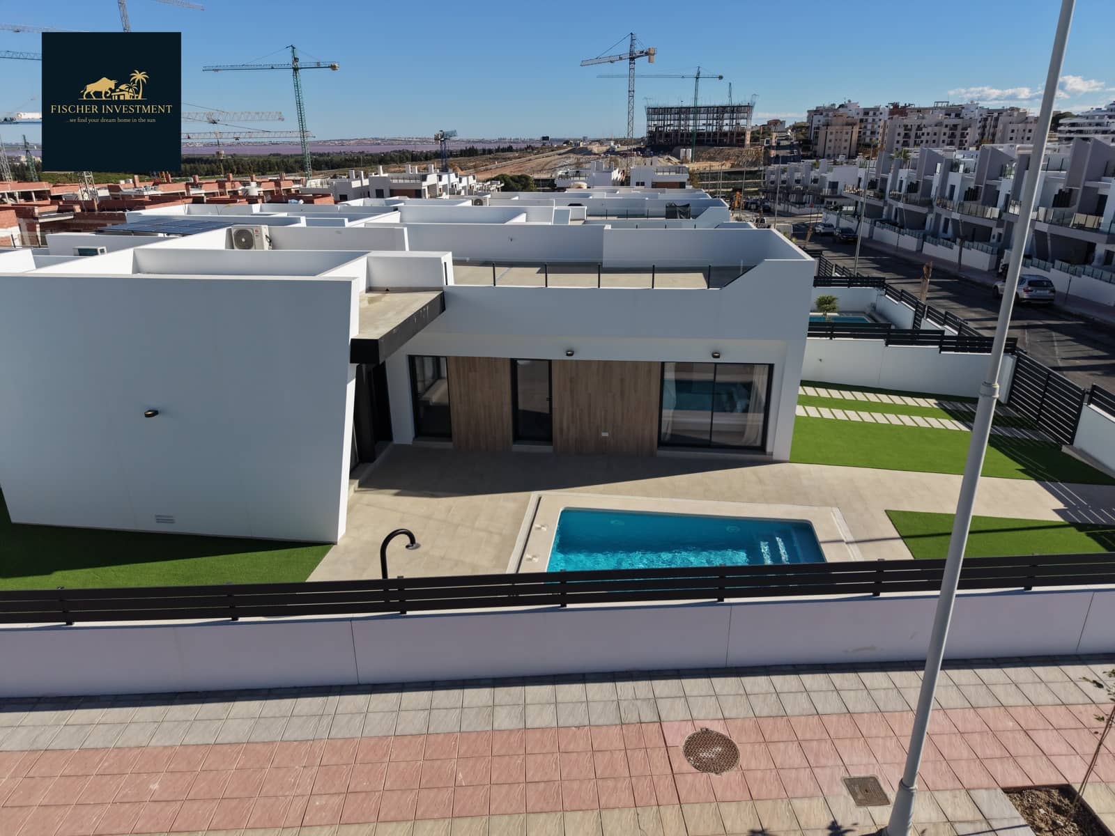 Chalet de 3 habitaciones en San Miguel de Salinas en venta con piscina garaje - 429.900 € (Ref: 9468701)