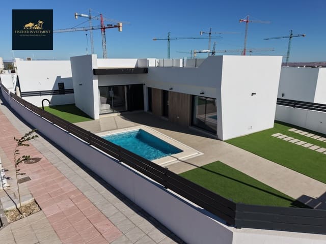 Chalet de 3 habitaciones en San Miguel de Salinas en venta con piscina garaje - 429.900 € (Ref: 9468701)