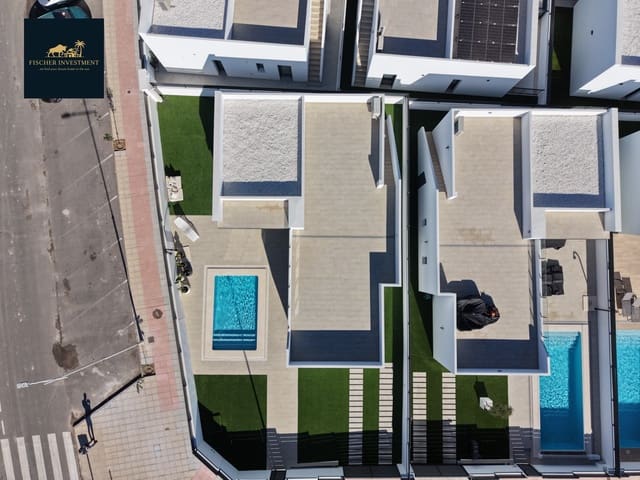 Chalet de 3 habitaciones en San Miguel de Salinas en venta con piscina garaje - 429.900 € (Ref: 9468701)