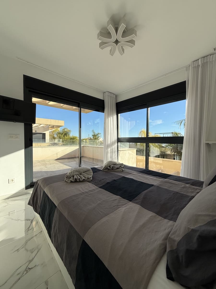 3 quarto Moradia para venda em Los Montesinos com piscina garagem - 409 000 € (Ref: 9529116)