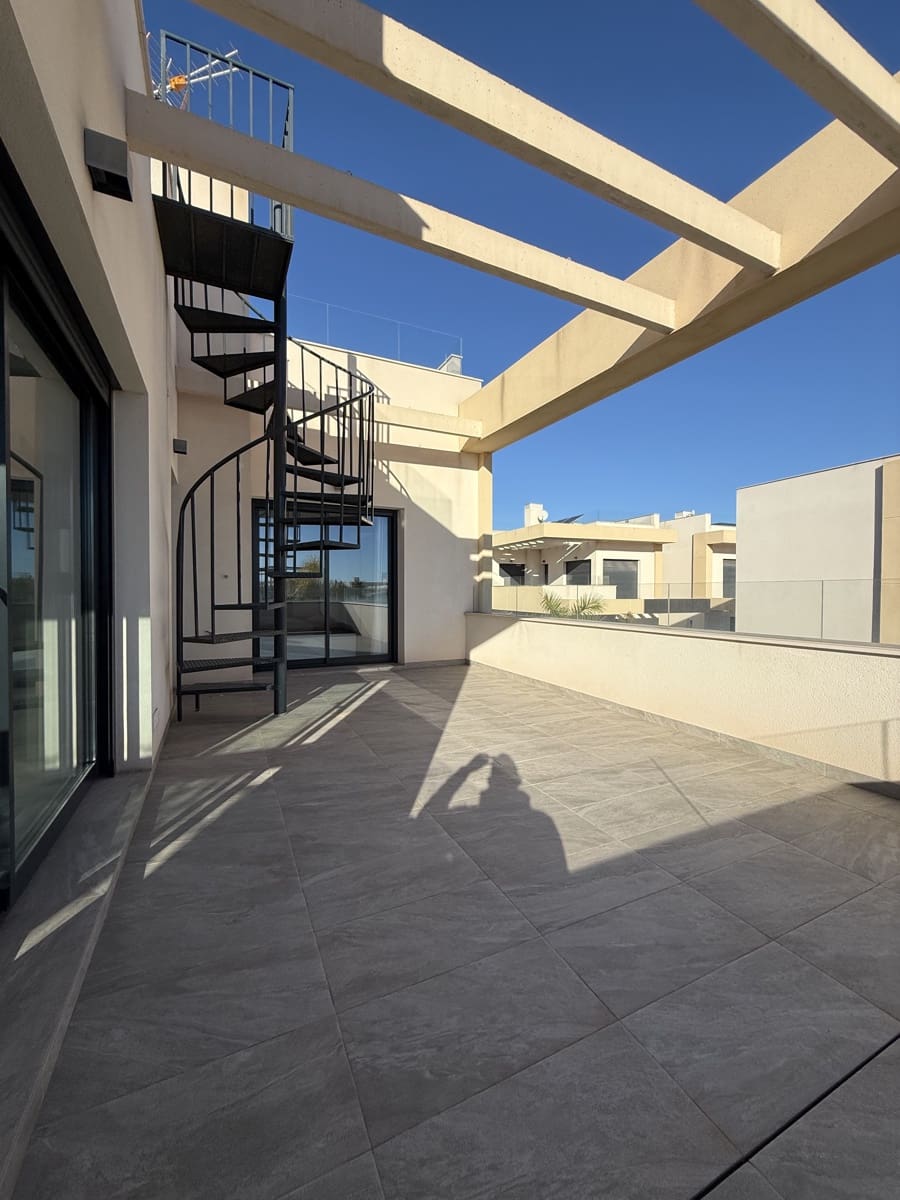 3 quarto Moradia para venda em Los Montesinos com piscina garagem - 409 000 € (Ref: 9529116)