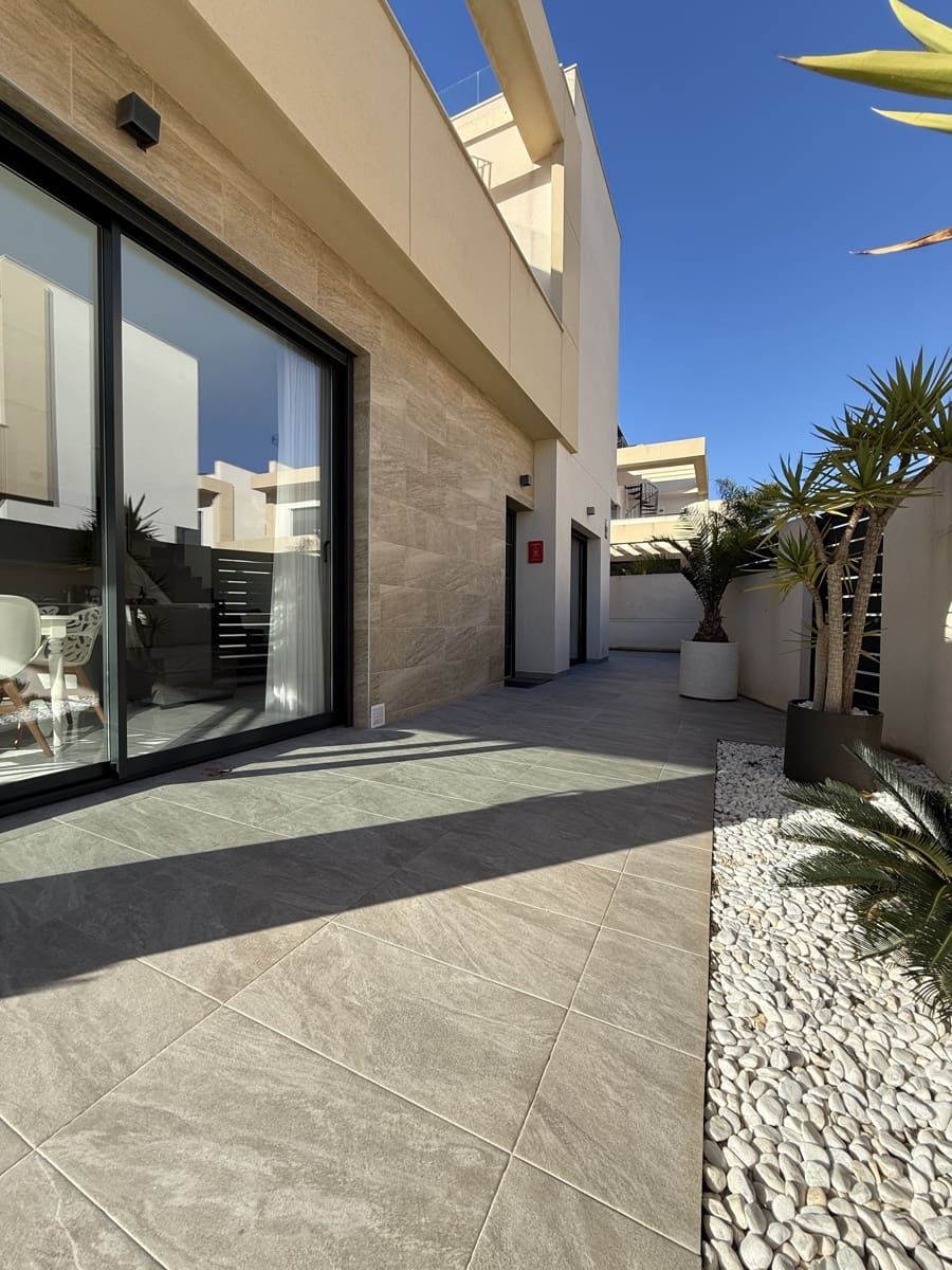 3 quarto Moradia para venda em Los Montesinos com piscina garagem - 409 000 € (Ref: 9529116)