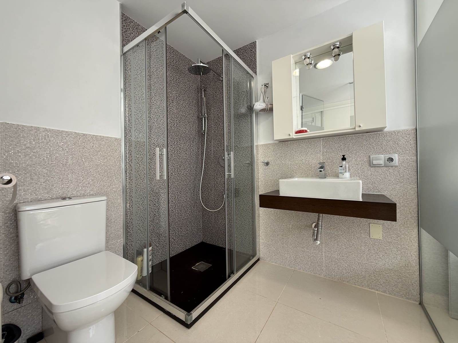 2 soveværelse Lejlighed til salg i Torrevieja med swimmingpool garage - € 233.900 (Ref: 9550549)