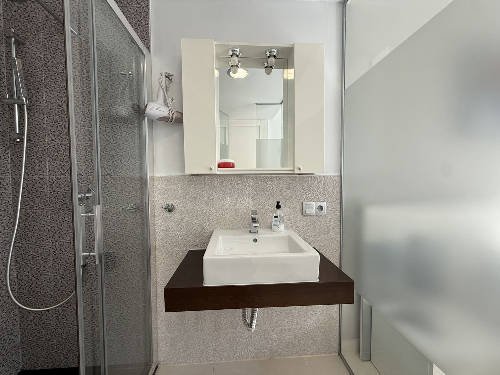 2 soveværelse Lejlighed til salg i Torrevieja med swimmingpool garage - € 233.900 (Ref: 9550549)