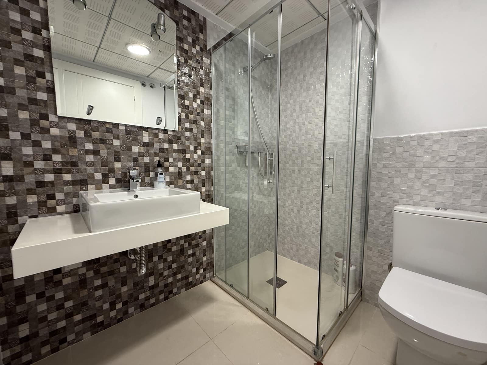 2 soveværelse Lejlighed til salg i Torrevieja med swimmingpool garage - € 233.900 (Ref: 9550549)