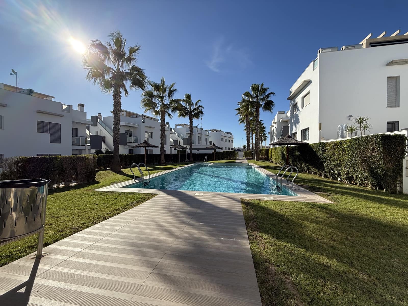 2 soveværelse Lejlighed til salg i Torrevieja med swimmingpool garage - € 233.900 (Ref: 9550549)