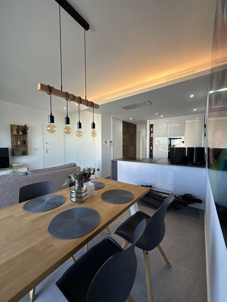 Apartamento de 2 habitaciones en Torrevieja en venta con piscina garaje - 264.900 € (Ref: 9550550)