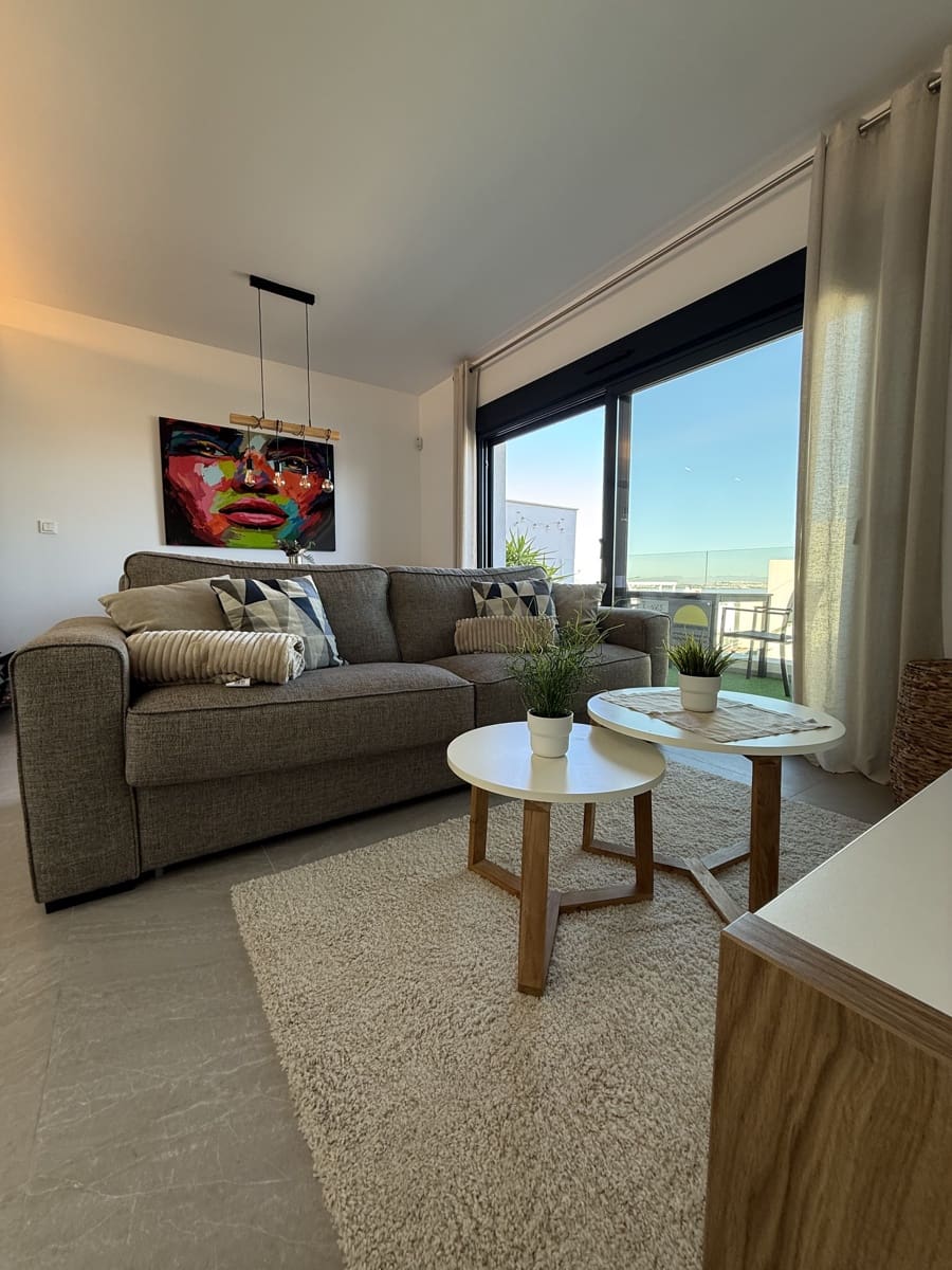 Apartamento de 2 habitaciones en Torrevieja en venta con piscina garaje - 264.900 € (Ref: 9550550)