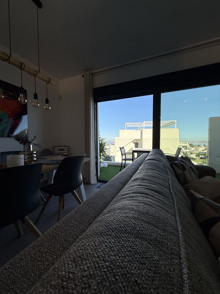 Apartamento de 2 habitaciones en Torrevieja en venta con piscina garaje - 264.900 € (Ref: 9550550)