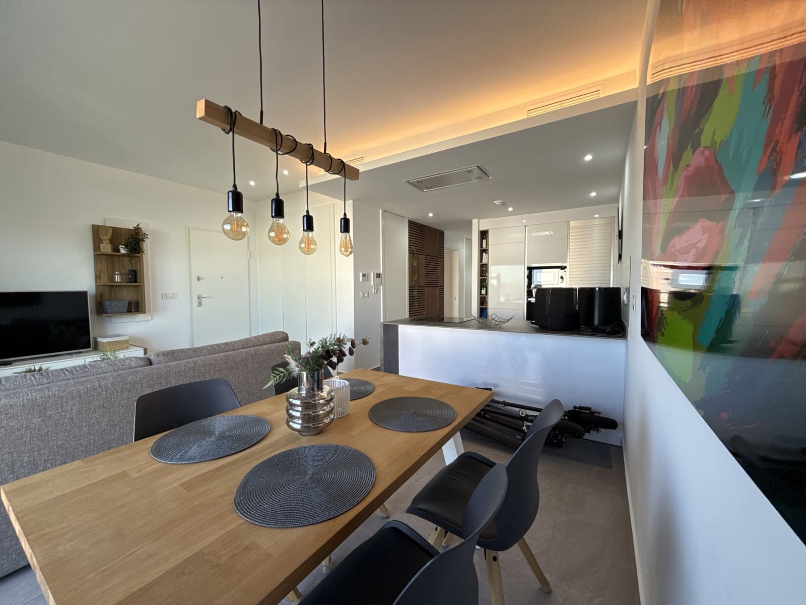 Apartamento de 2 habitaciones en Torrevieja en venta con piscina garaje - 264.900 € (Ref: 9550550)