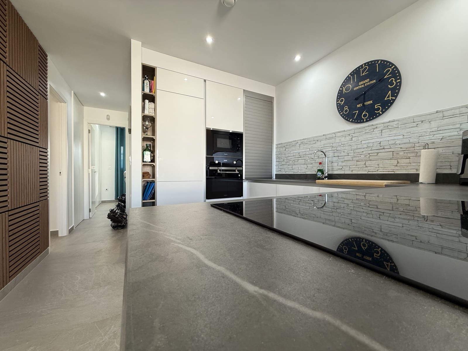 Apartamento de 2 habitaciones en Torrevieja en venta con piscina garaje - 264.900 € (Ref: 9550550)